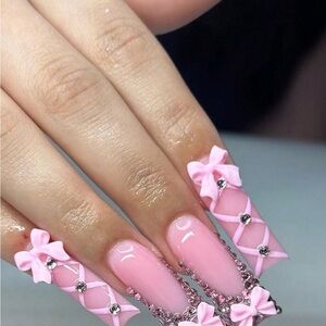 Chic Pink Press-On Nails with Rhinestones and Bow